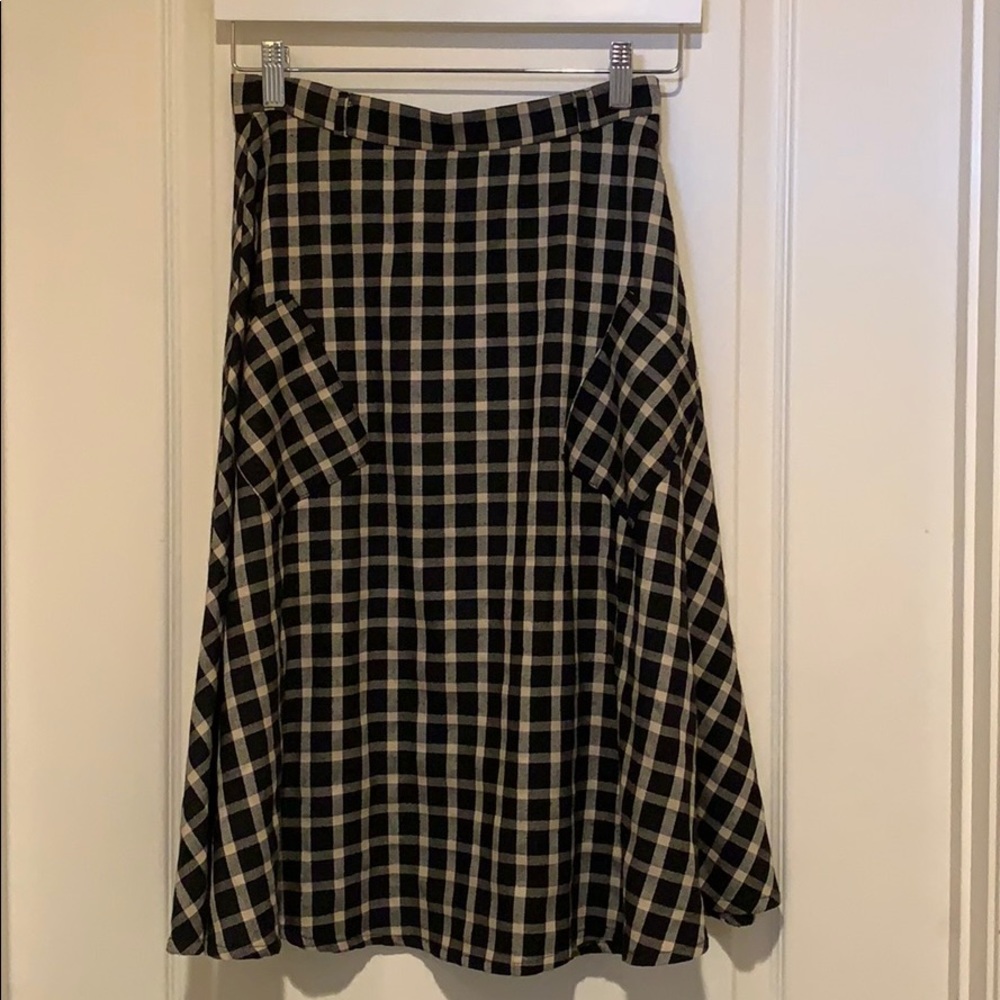 Women’s black & cream skirt by Double Zero Used